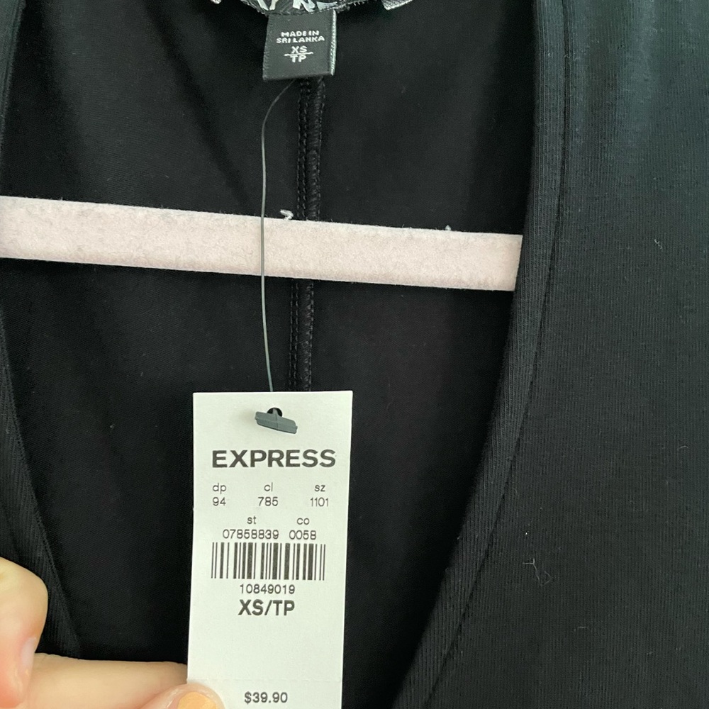 LBD - Express - Picture 3 of 3